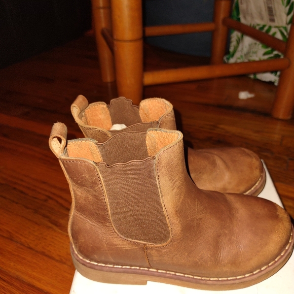 McCoys boys boots still have plenty of wear size 11 perfect for fall and winter - Picture 2 of 4